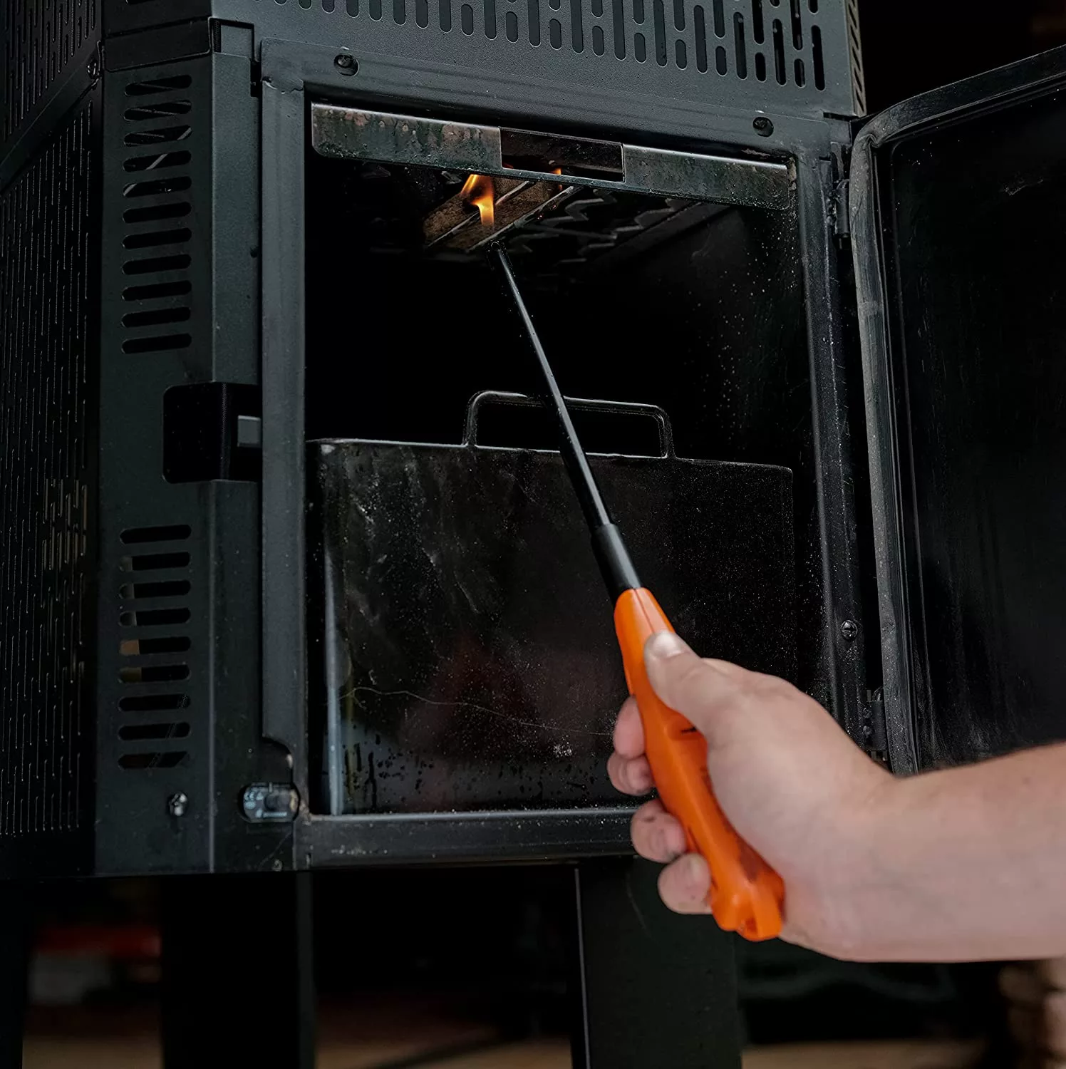 Masterbuilt Gravity Series 800 Digital Charcoal Grill - Image 4